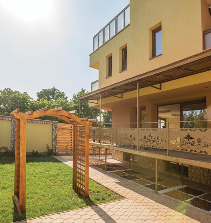 فندق Rosiem House تيشيرغيول المظهر الخارجي الصورة
