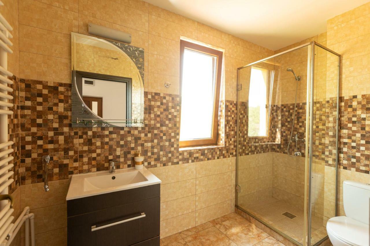 فندق Rosiem House تيشيرغيول المظهر الخارجي الصورة